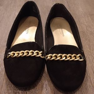 Size 9 Christian Siriano black w/ gold chain flats